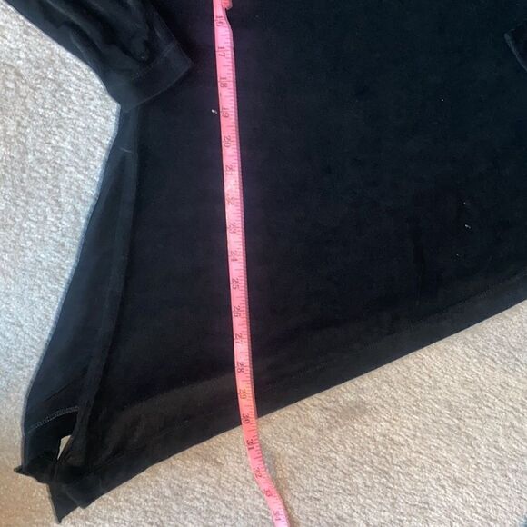 Chicos Travelers A Symmetrical Top! - Picture 8 of 9